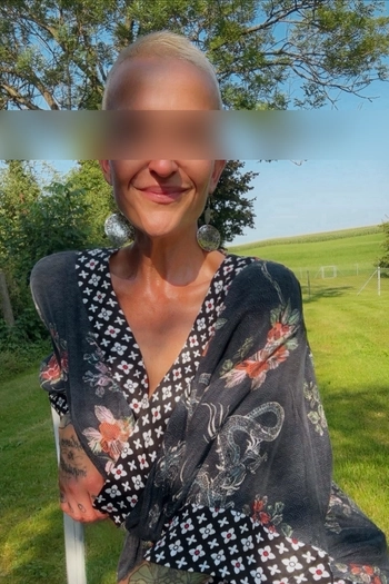 Escort Augsburg – Tia Bloom