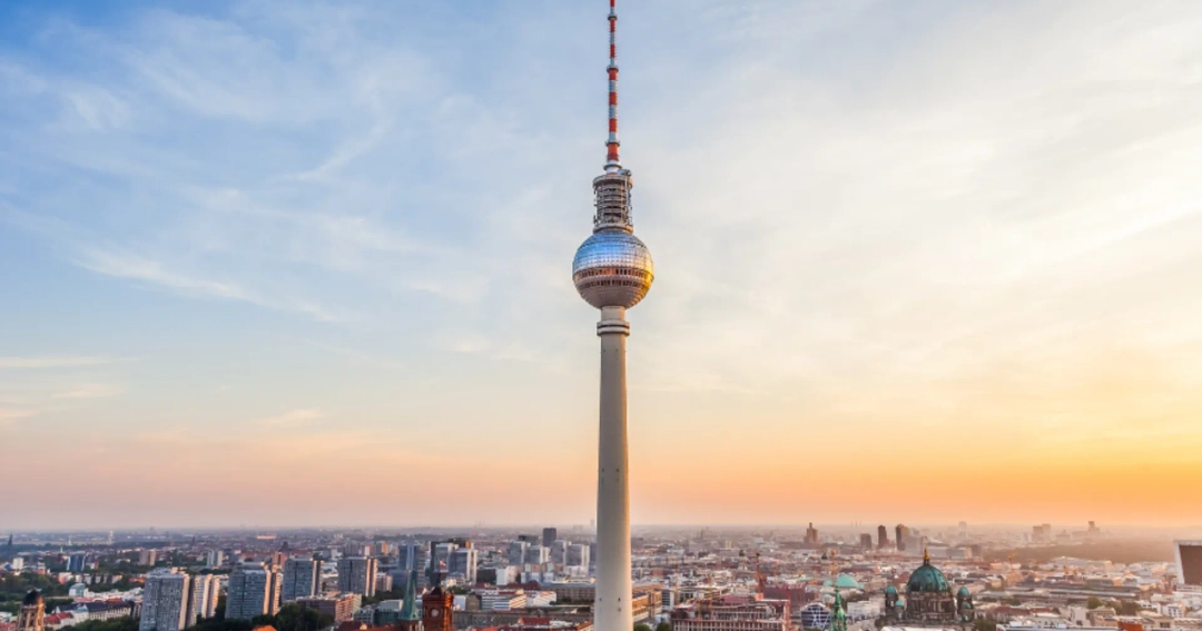 Escort Agency Or Private Escort in Berlin - What is the Difference?