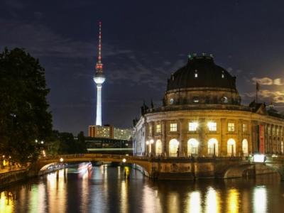 Erotic Nightlife Experiences in Berlin - Sexy Damen, private Afterhours und nächtliche Abenteuer