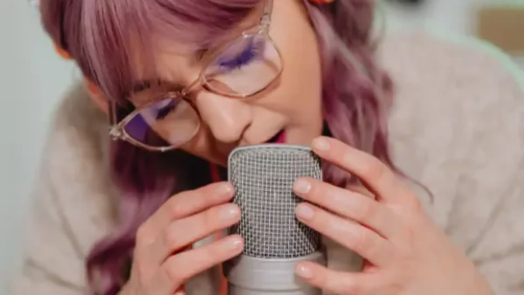 ASMR sex is hot - how soft sounds excite us