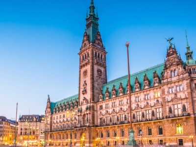 Business Escort Hamburg: Professionelle Begleitung für Meetings, Events & anspruchsvolle Geschäftsanlässe