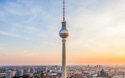 Escort Agency Or Private Escort in Berlin - What is the Difference?