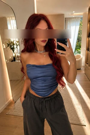 Scarlette Red, 28 aus Berlin