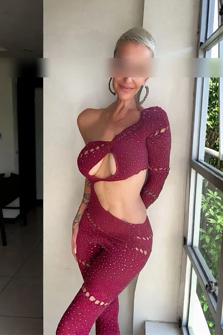 Tia Bloom, 48 aus Augsburg
