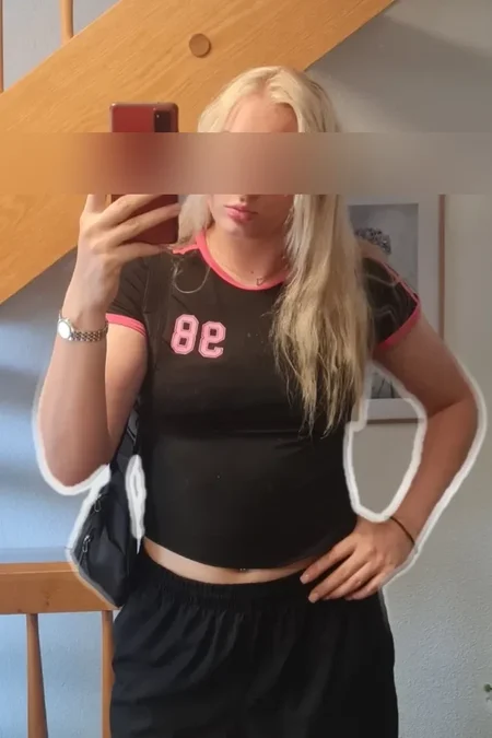 Lucy Krum, 22 aus Berlin