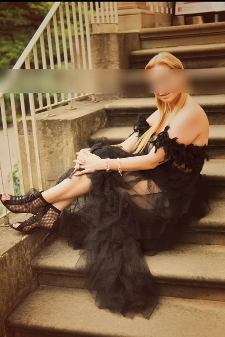 Muriel Moretti, 44 aus Bretzenheim
