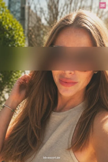 Noemi Bella, 42 aus Salzburg