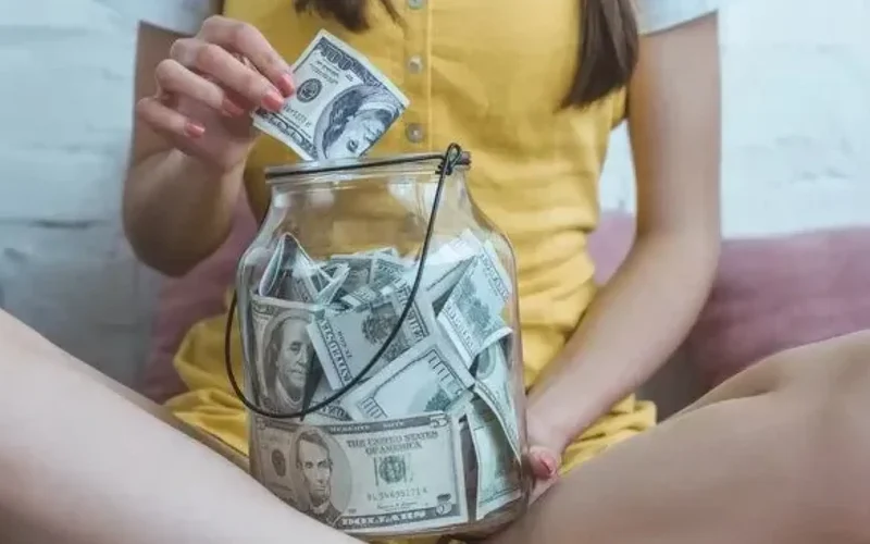 Should I or shouldn't I? What are the advantages and disadvantages of working as an escort?
