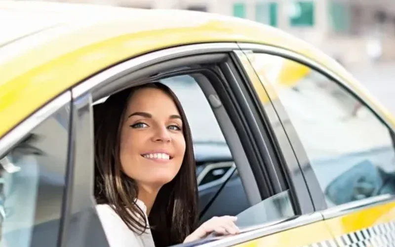 Anreise zum Escort Date mit dem eigenen Auto, der Bahn oder dem Bus?