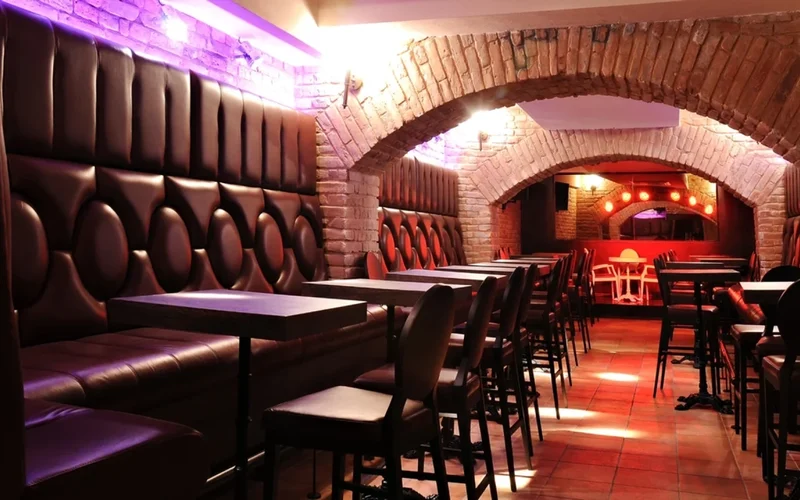 The best nightclubs for an escort date in Düsseldorf