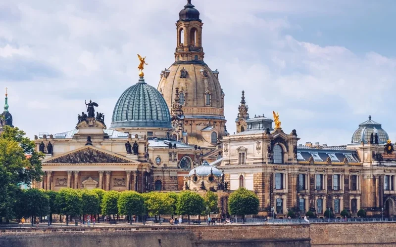 Here is what you can do with an escort lady in Dresden