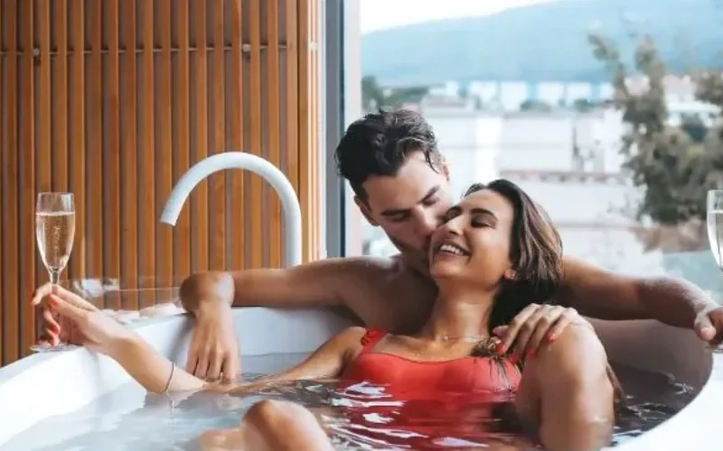 Sex in the water - the wet erotic pleasure?