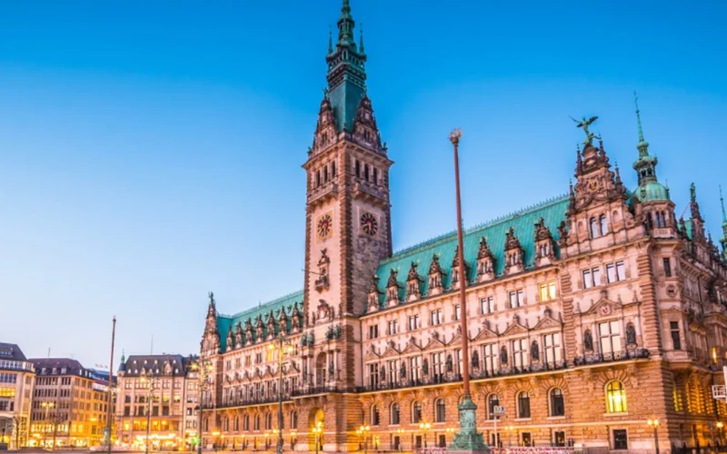 Business Escort Hamburg: Professionelle Begleitung für Meetings, Events & anspruchsvolle Geschäftsanlässe