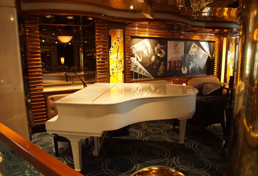 Piano in einer Secret Bar in Berlin