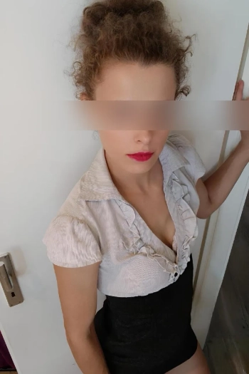 Escort Raylee Russo from Hamburg