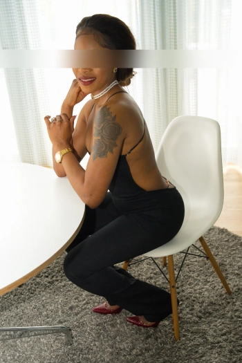 Escort Roxy Senga aus Berlin