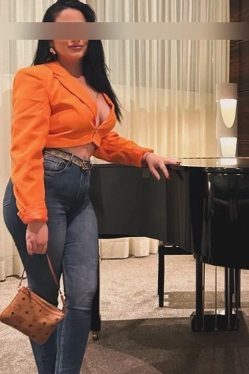 Escort Kristin Gomez from Cologne