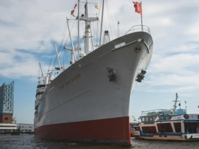 Travel Escort Hamburg - Exklusive Reisbegleitung