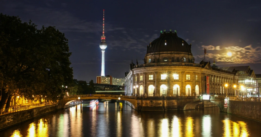 Erotic Nightlife Experiences in Berlin - Sexy Girls, Private Afterhours And Nocturnal Adventures