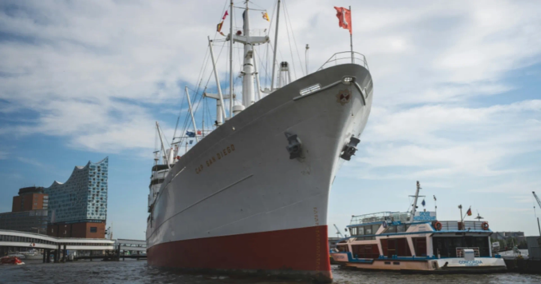 Travel Escort Hamburg - Exclusive Travel Companionship