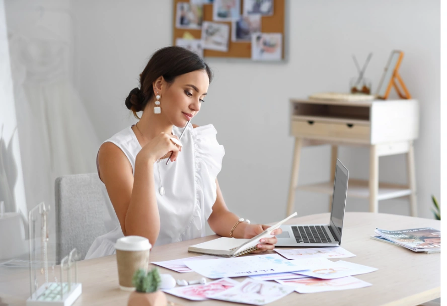 Escort Lady planning Dates