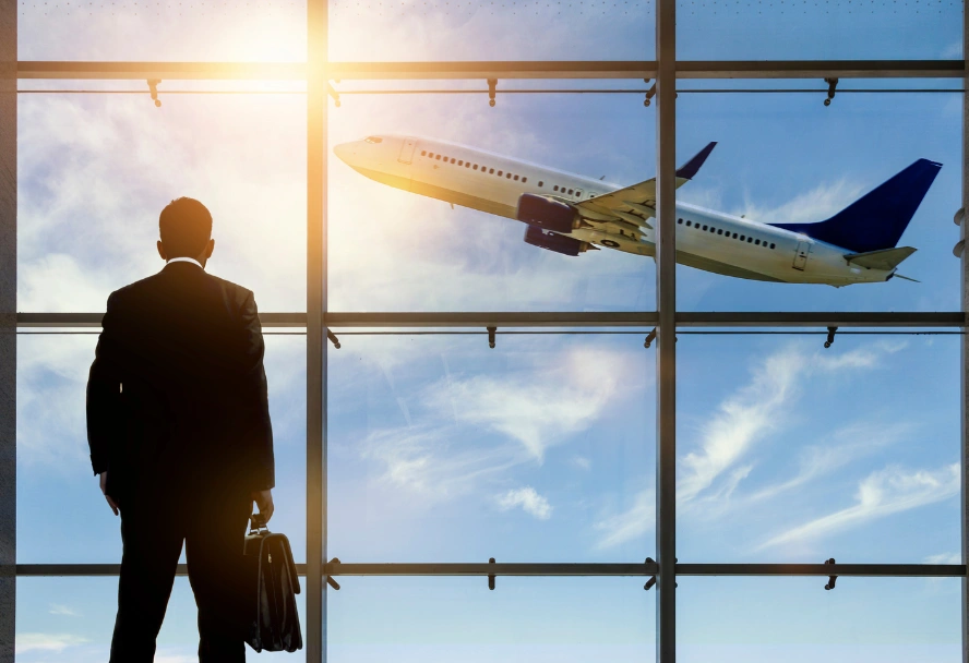 Geschäftsreisender am Flughafen