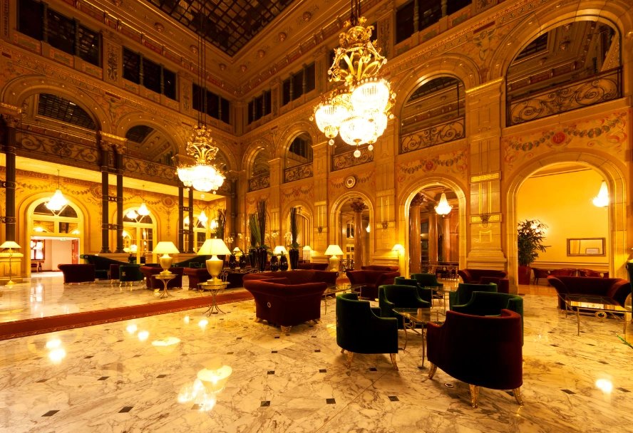 Lobby eines Luxus Hotels in Hamburg